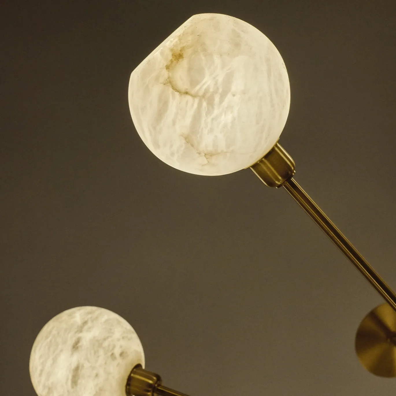 Lampadario Sputnik in Alabastro Bianco e Ottone satinato