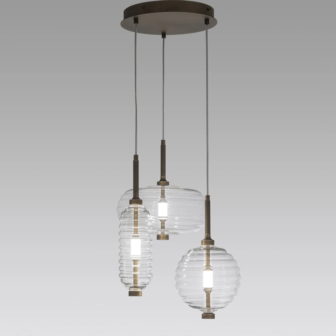 Lampadario Trinity 03 in bronzo di Mike Shilov