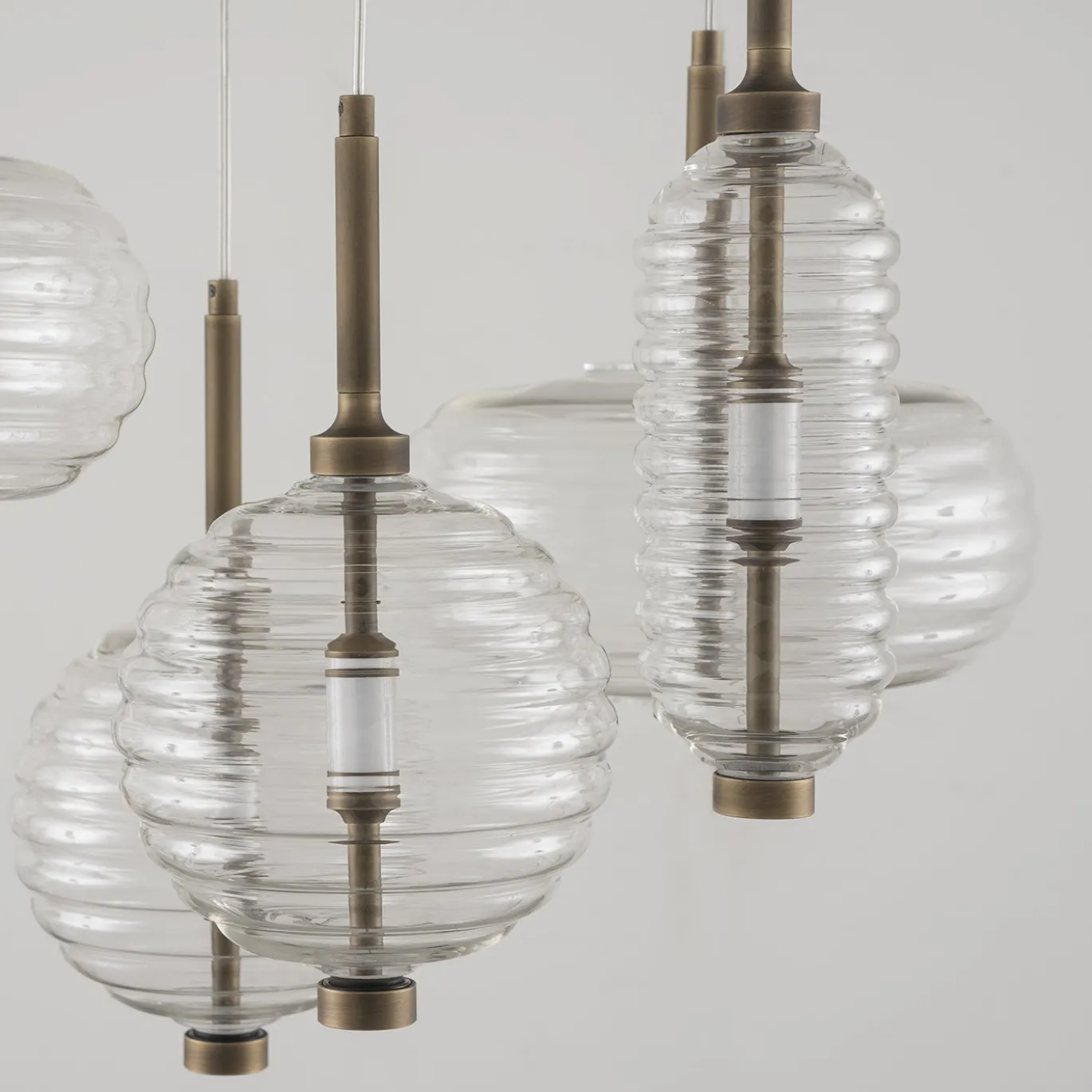 Lampadario Trinity 02 in bronzo di Mike Shilov