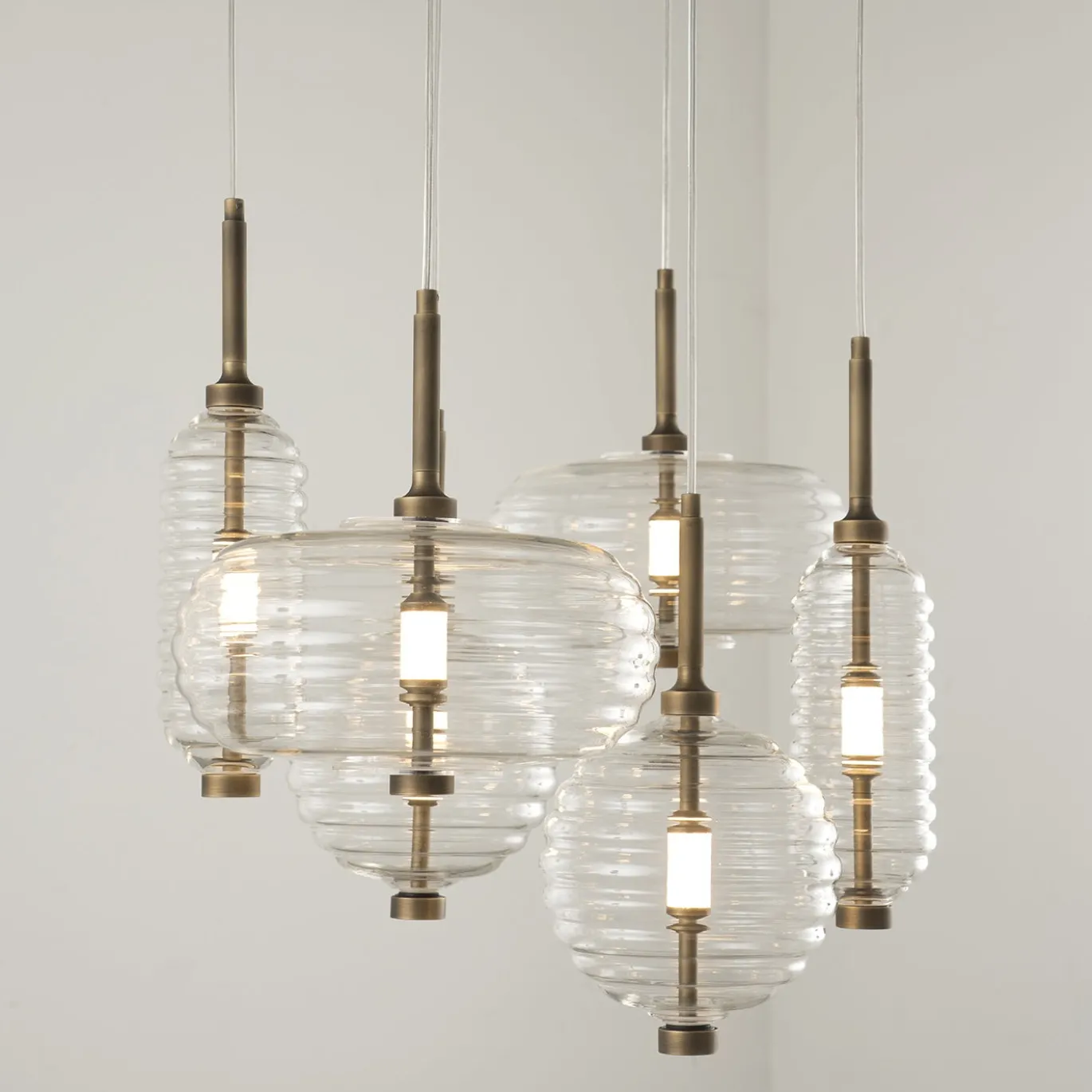Lampadario Trinity 02 in bronzo di Mike Shilov
