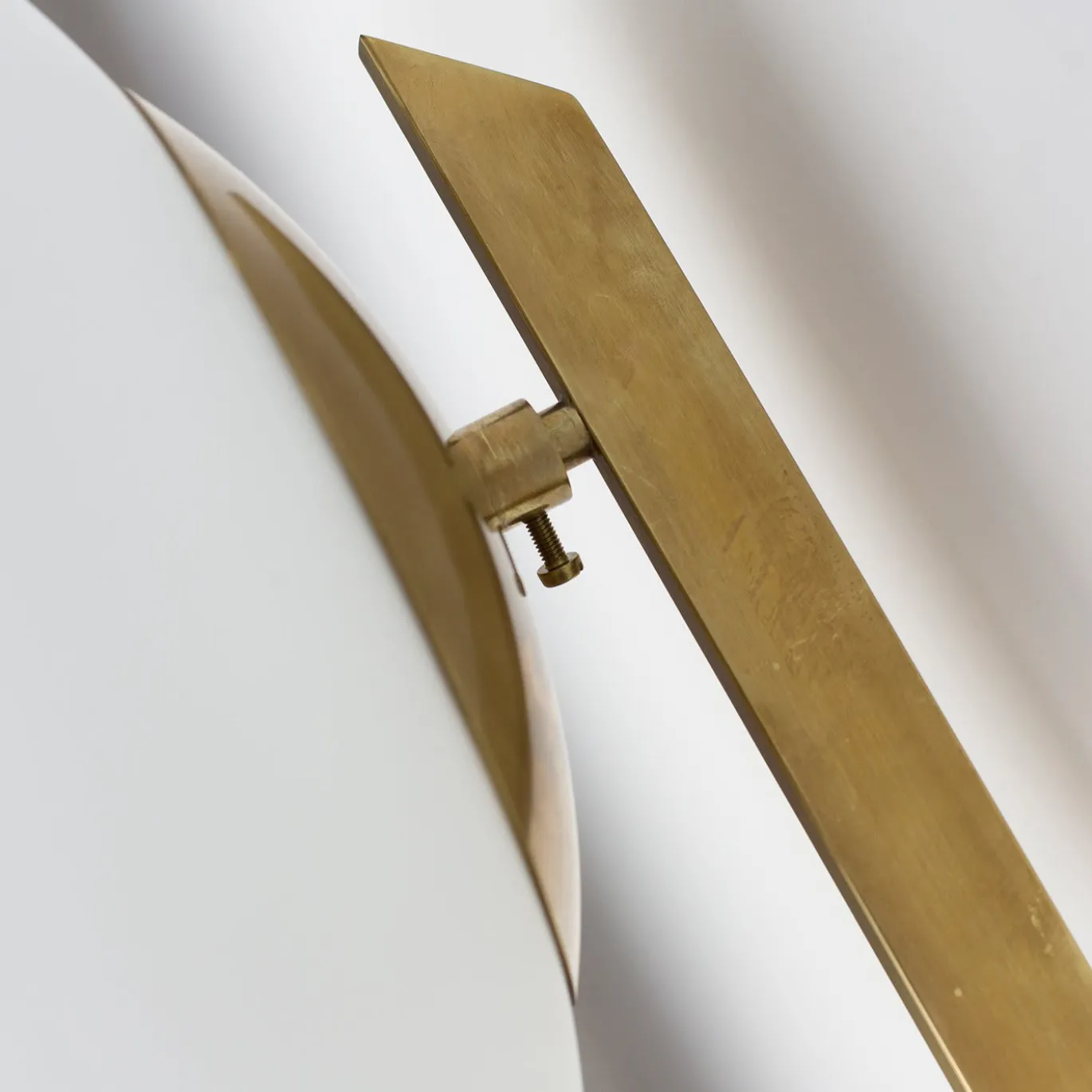 Lampada Triennale in ottone