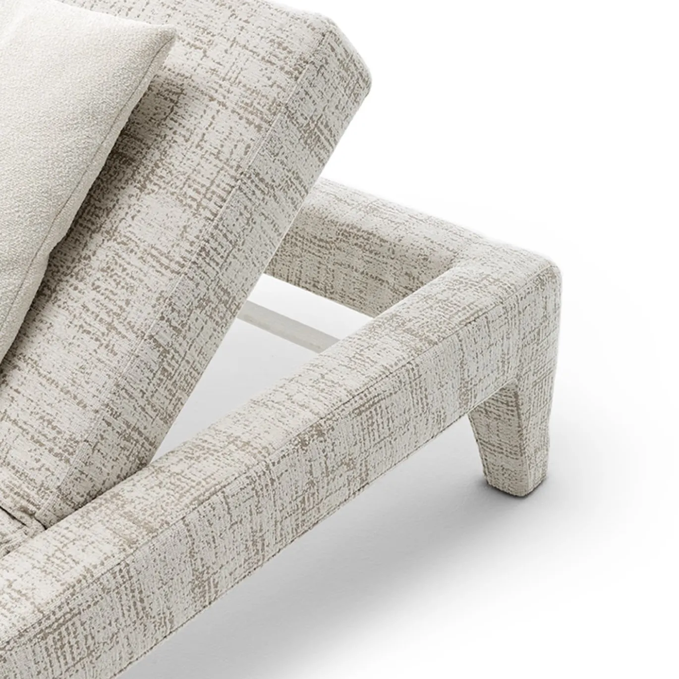 Lettino da sole in tessuto morbido Moonlight di Paola Navone Otto Studio