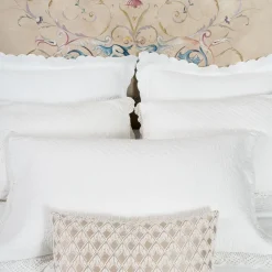 Letto a Baldacchino Modigliani Taupe Chiaro con Accenti Bianchi e Grottesche