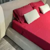 Letto Beige Morrison con dettagli in pelle a contrasto