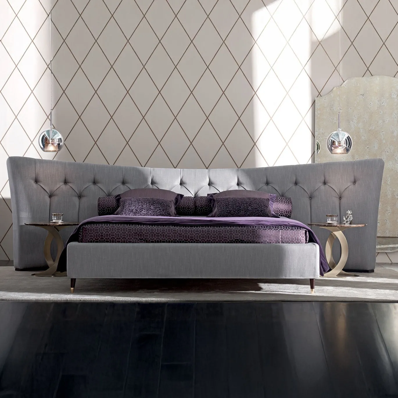 Letto Butterfly grigio imbottito con testiera capitonnè