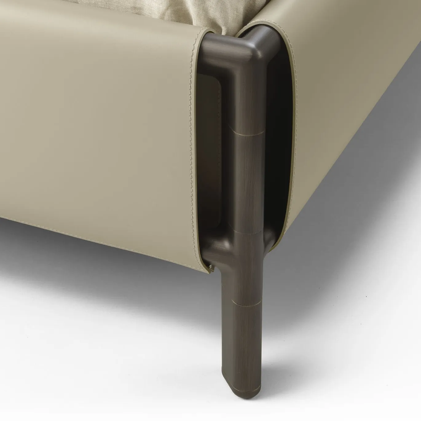 Letto con cornice di Stefano Giovannoni