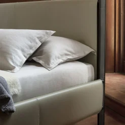 Letto con cornice di Stefano Giovannoni