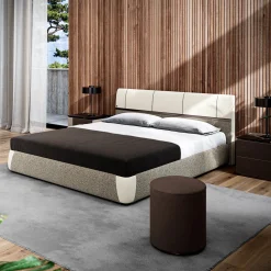 Letto imbottito in pelle beige Dorian con dettagli in metallo