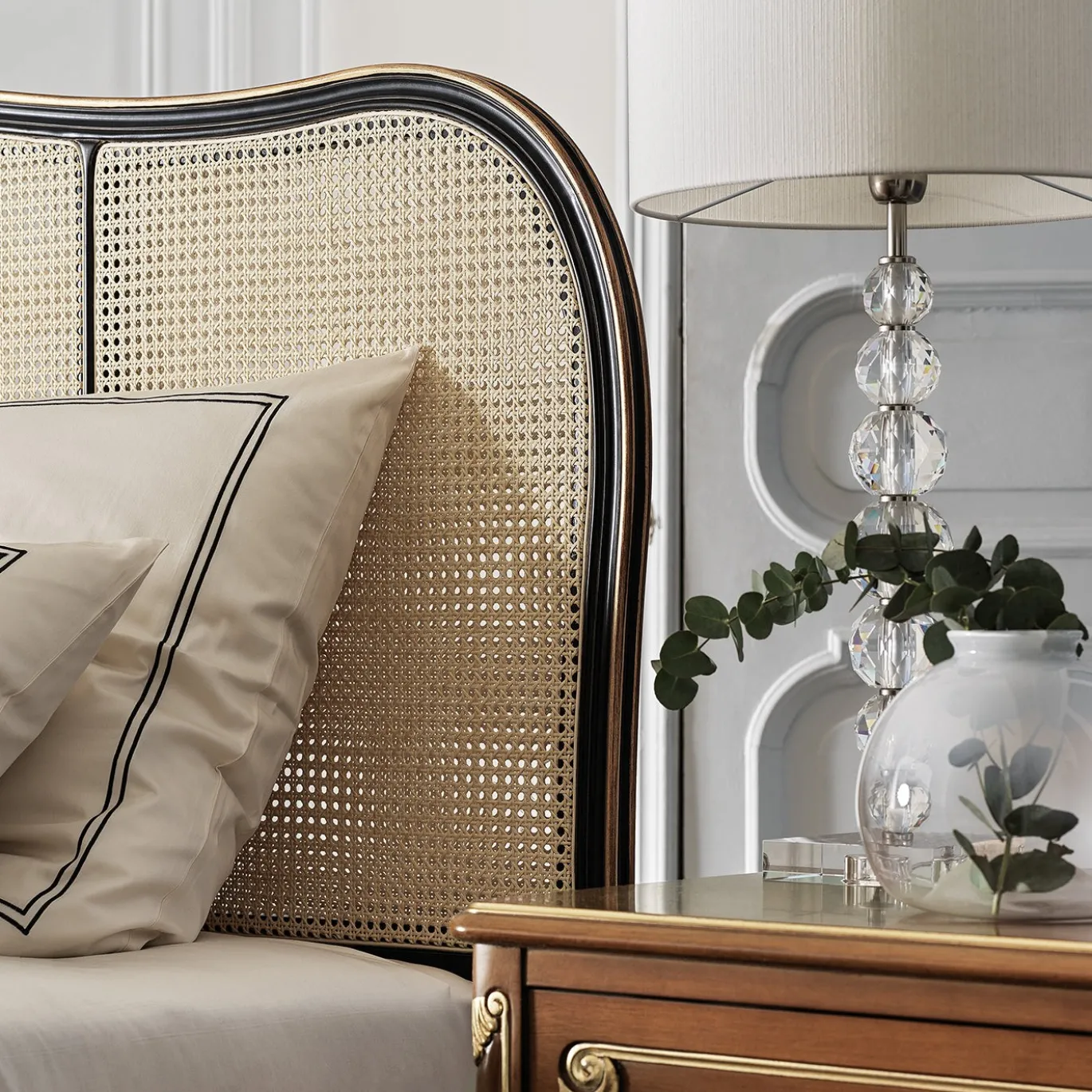Letto in paglia di Vienna in stile Luigi XV