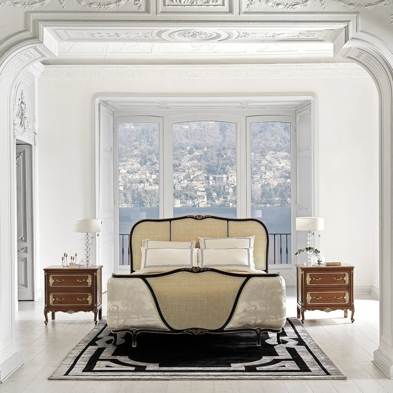 Letto in paglia di Vienna in stile Luigi XV