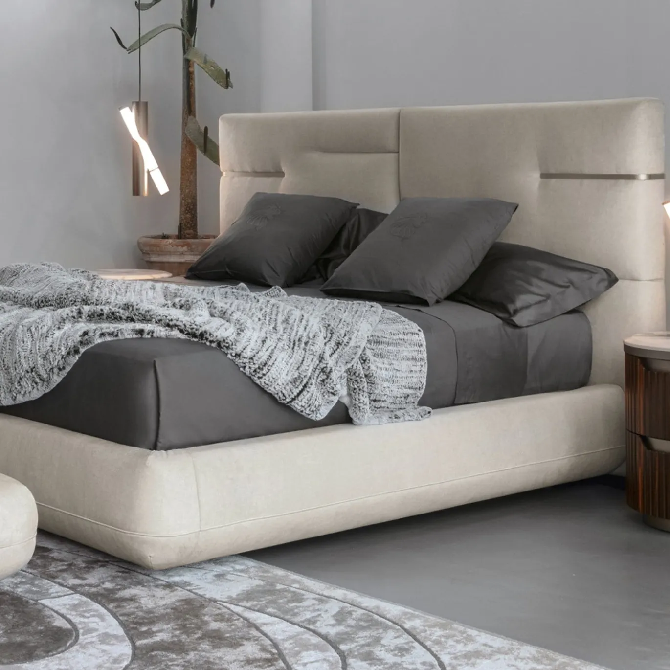 Letto Luxor con testiera trapuntata Beige