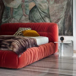 Letto Mambo In Velluto Arancione di Lorenza Bozzoli