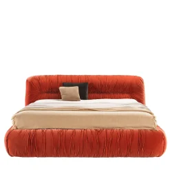 Letto Mambo In Velluto Arancione di Lorenza Bozzoli