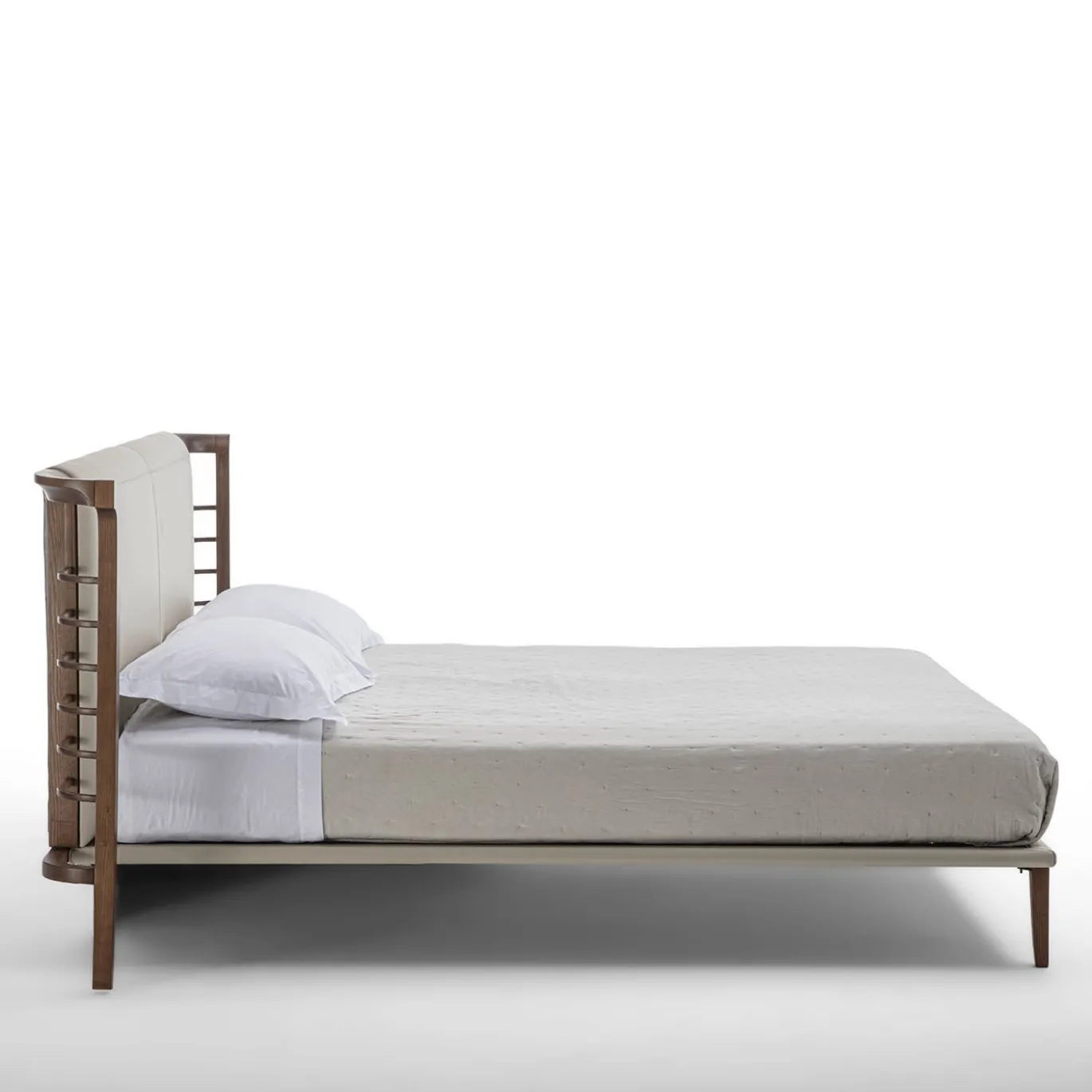 Letto matrimoniale Dolfin in pelle beige e legno