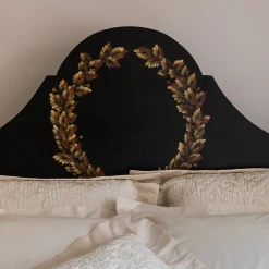 Letto matrimoniale Roma nero con corona di alloro