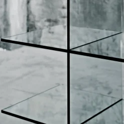 Libreria Glass Shelves #1 (1976) di Shiro Kuramata