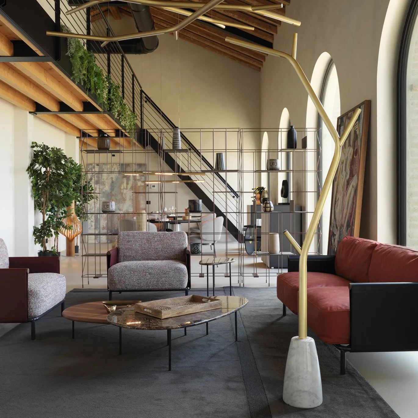 Libreria in Metallo Bronzo con Ripiani in Eco Pelle di Neuland Paster & Geldmacher