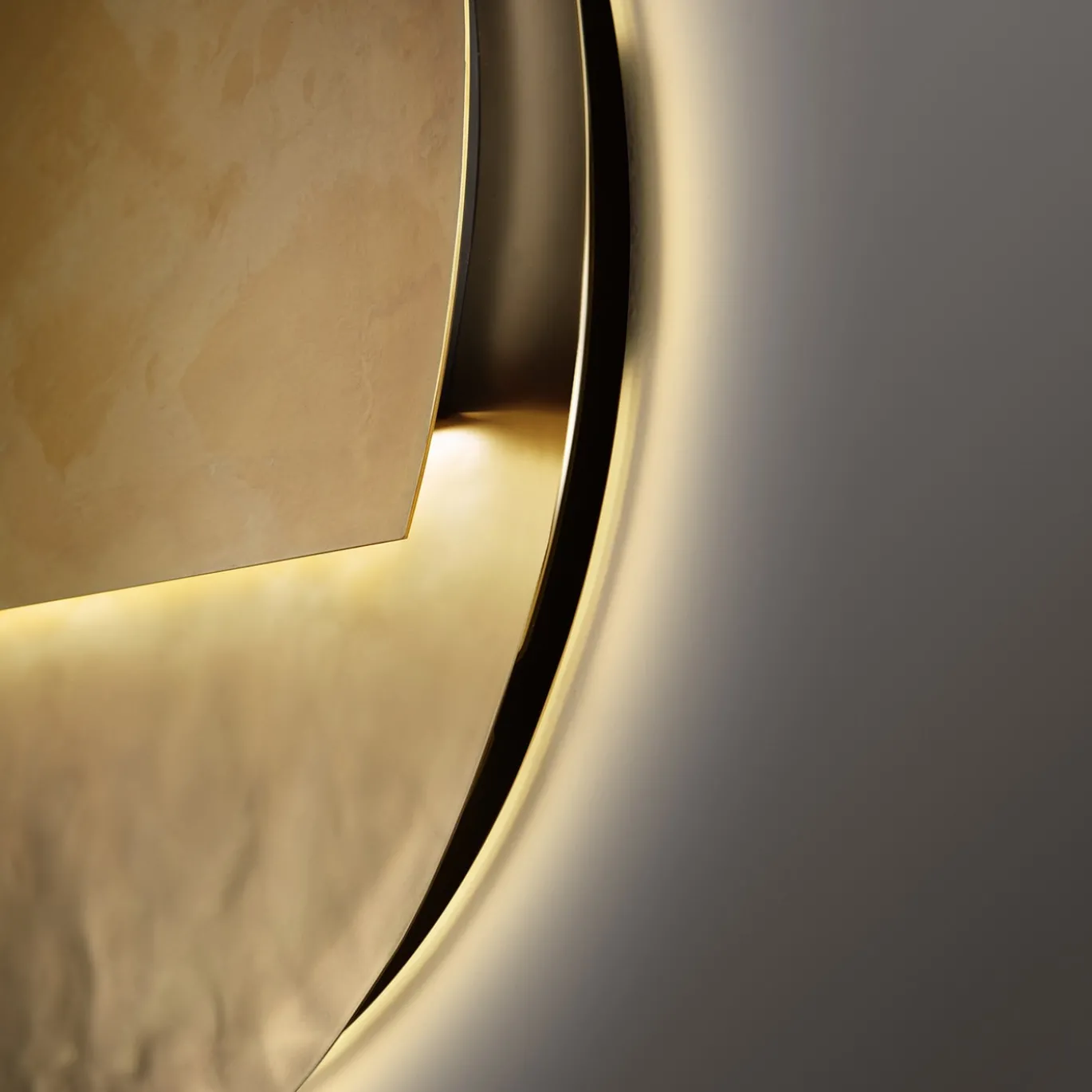 Light&Shade 60 Lampada da parete in ottone di Adele Martelli