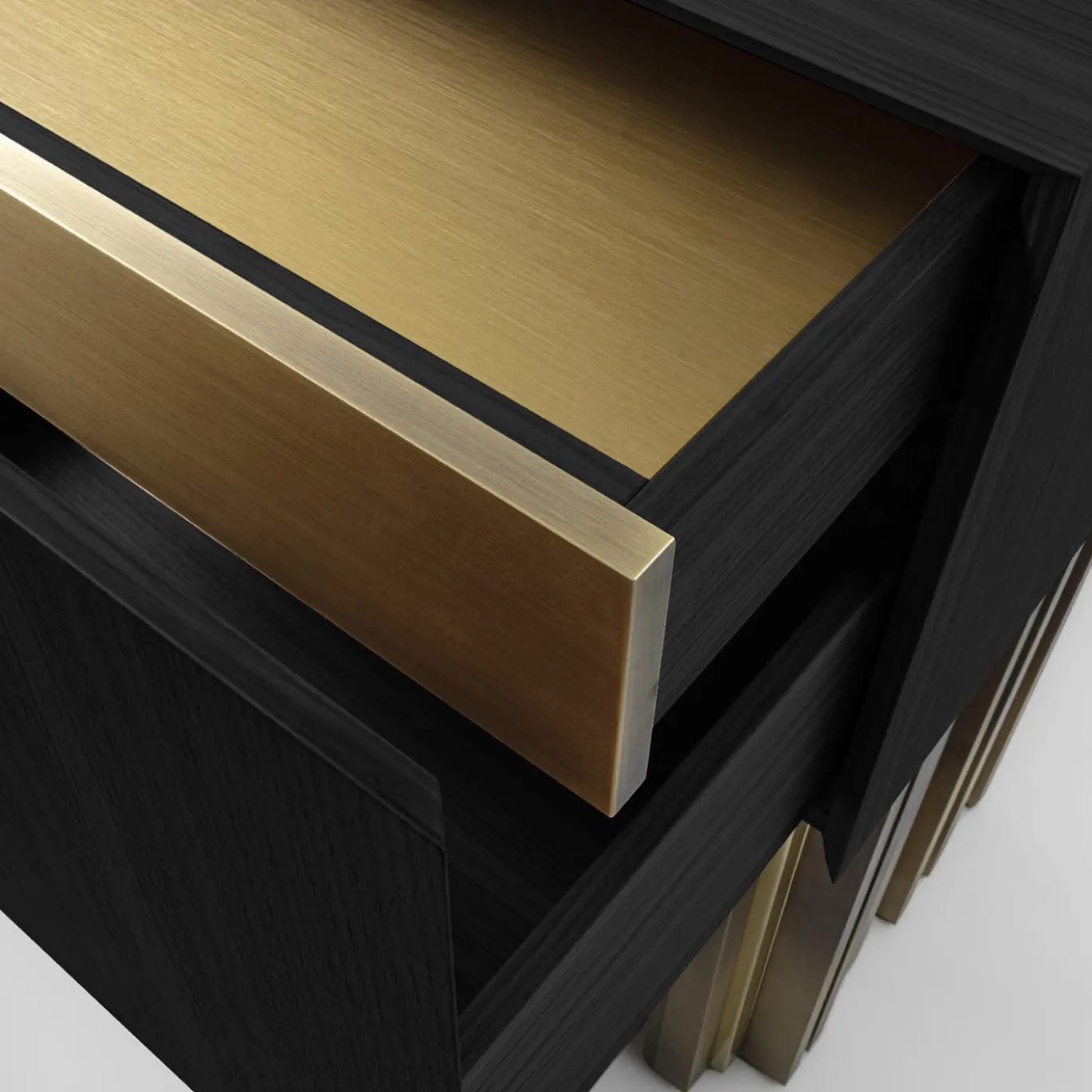 Mirage Vintage con scultura in ottone fatta a mano Credenza nera