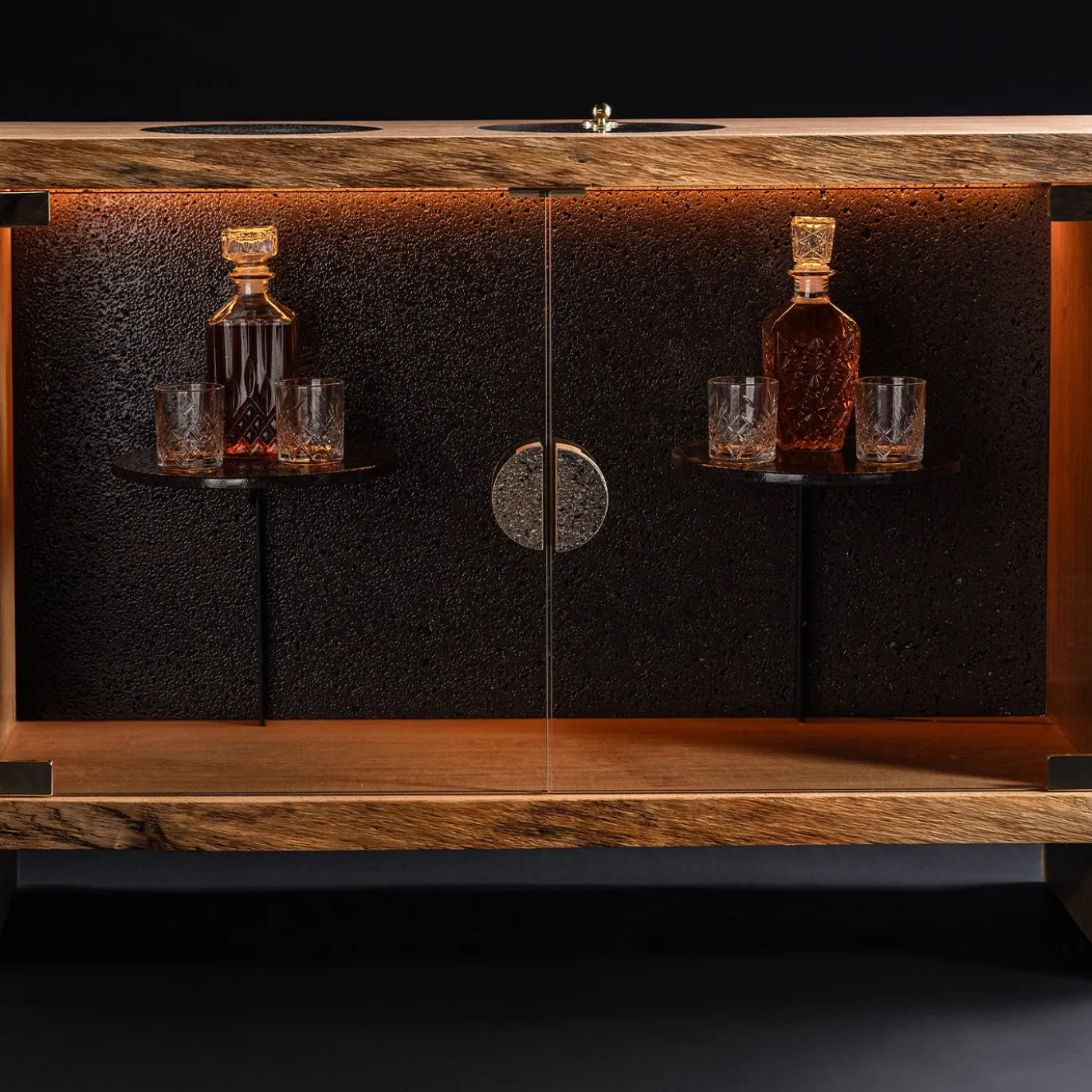 Mobile Bar Arca Vinaria con Pietra Lavica