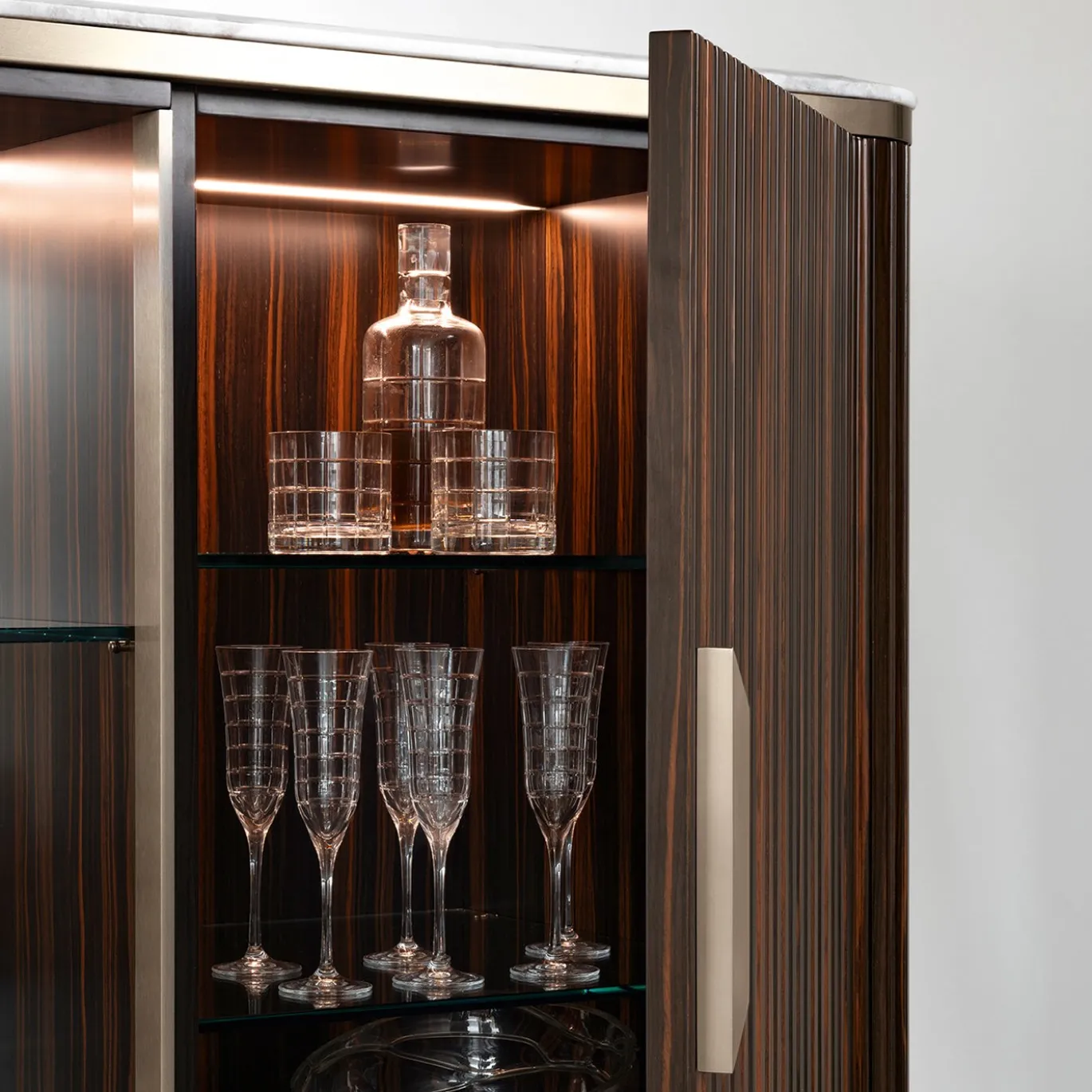 Mobile Bar Luxor in Legno con Vetrinetta