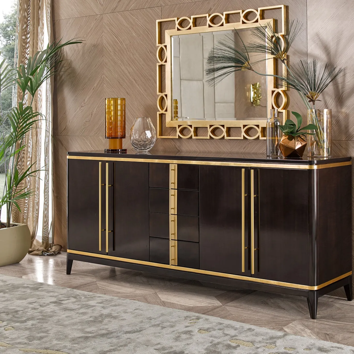 Mobile Deluxe a 4 Ante con Accenti Dorati