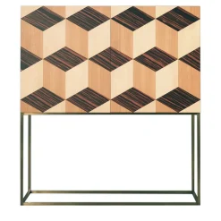 Mobile veronese con intarsi geometrici