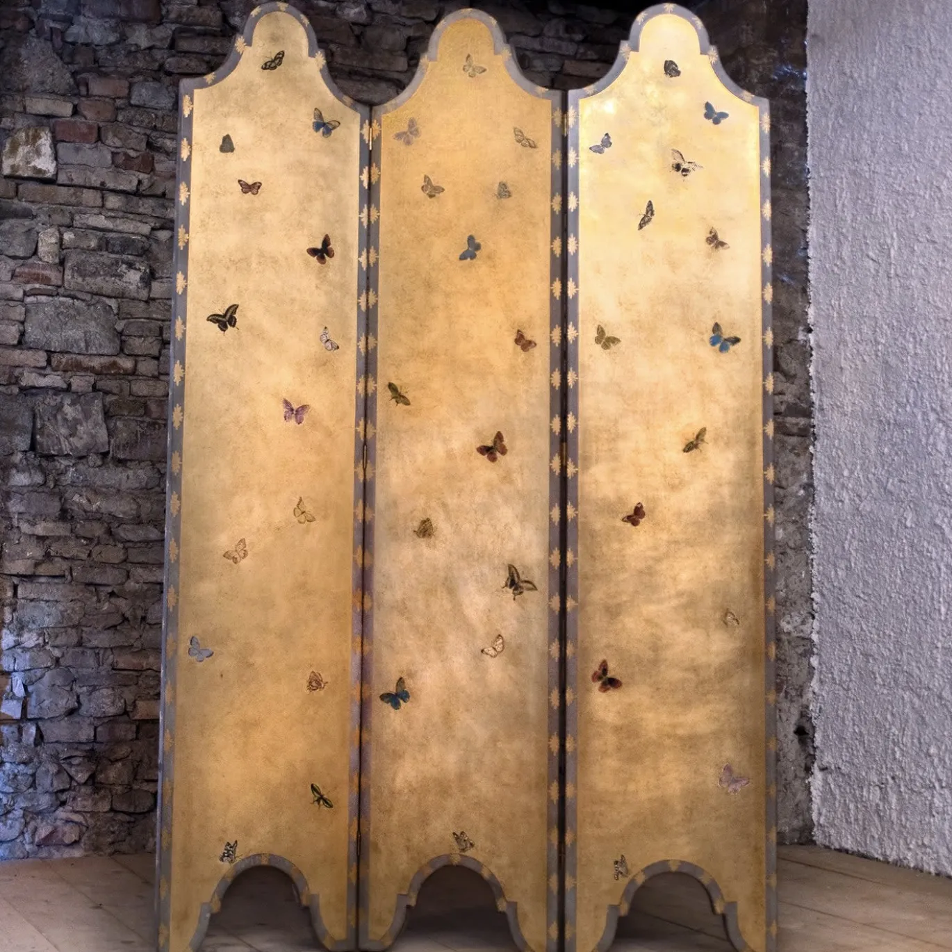 Moro Gold Screen