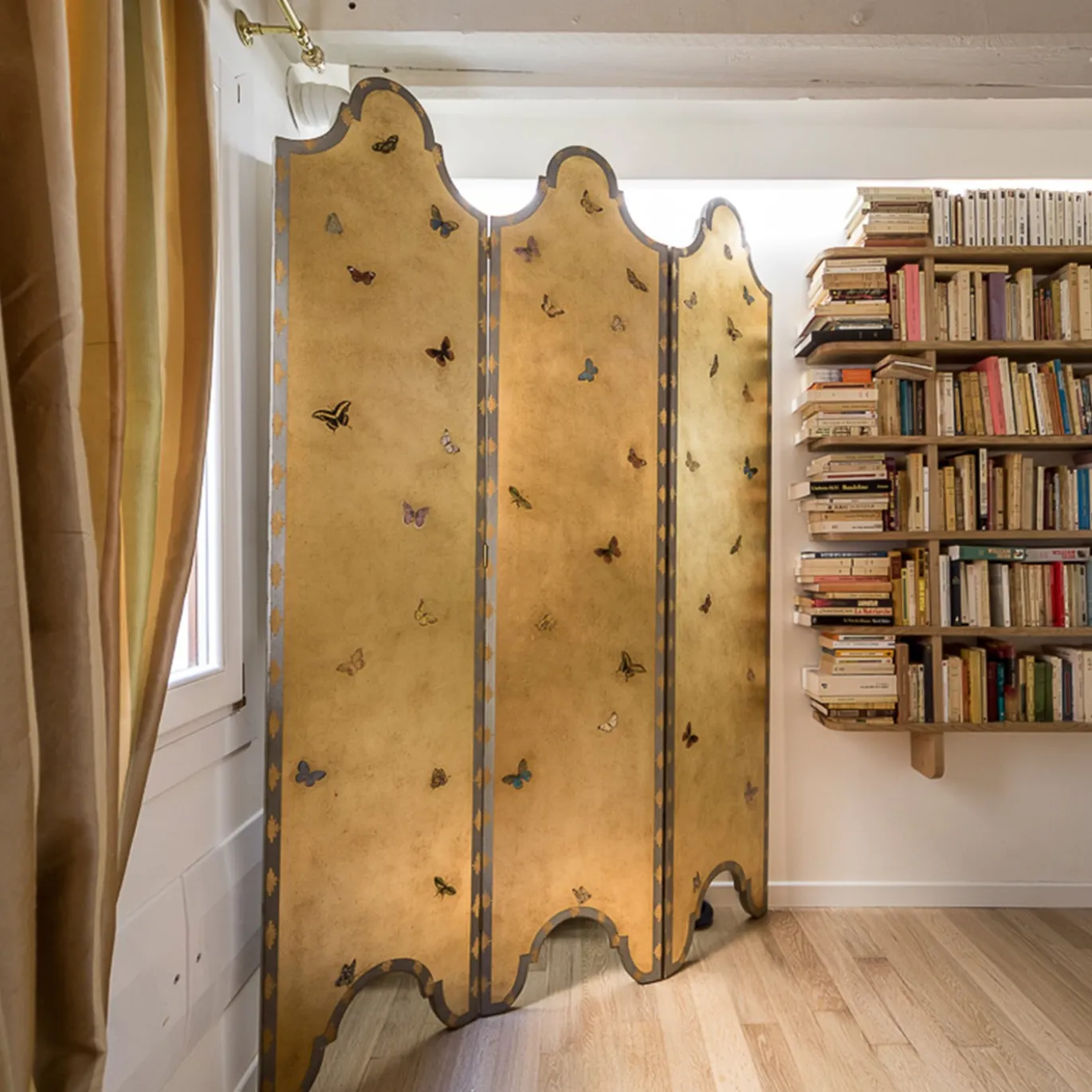 Moro Gold Screen