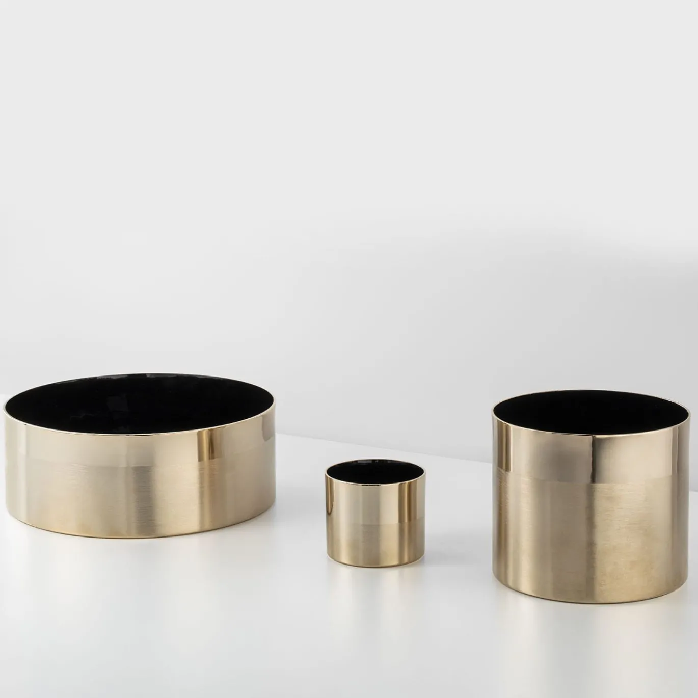 Novae M Vaso nero