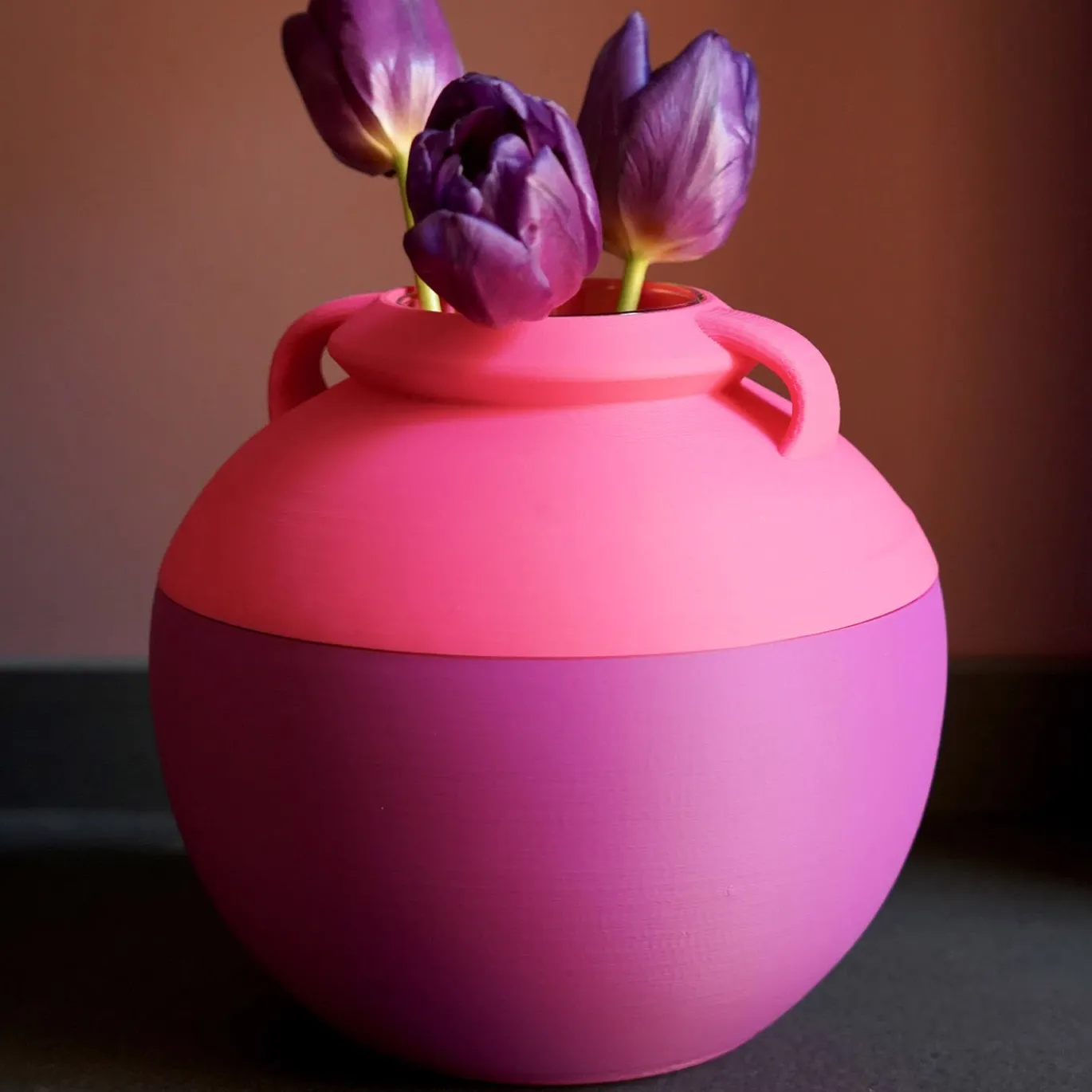 Numa Pompilio L Anfora bicolore viola e rosa
