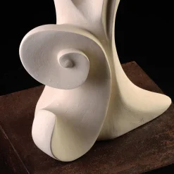 Oltre le Maree scultura in pietra leccese