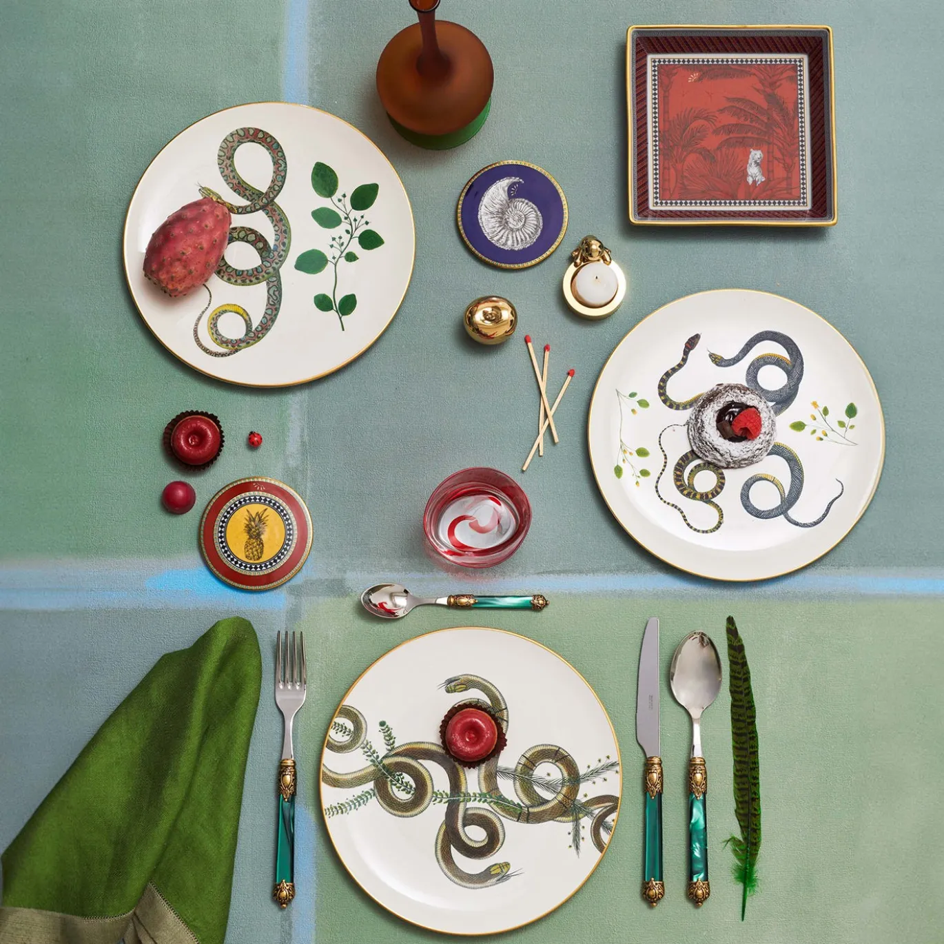 Omini Round Tea Light in ottone lucido di Stefano Giovannoni