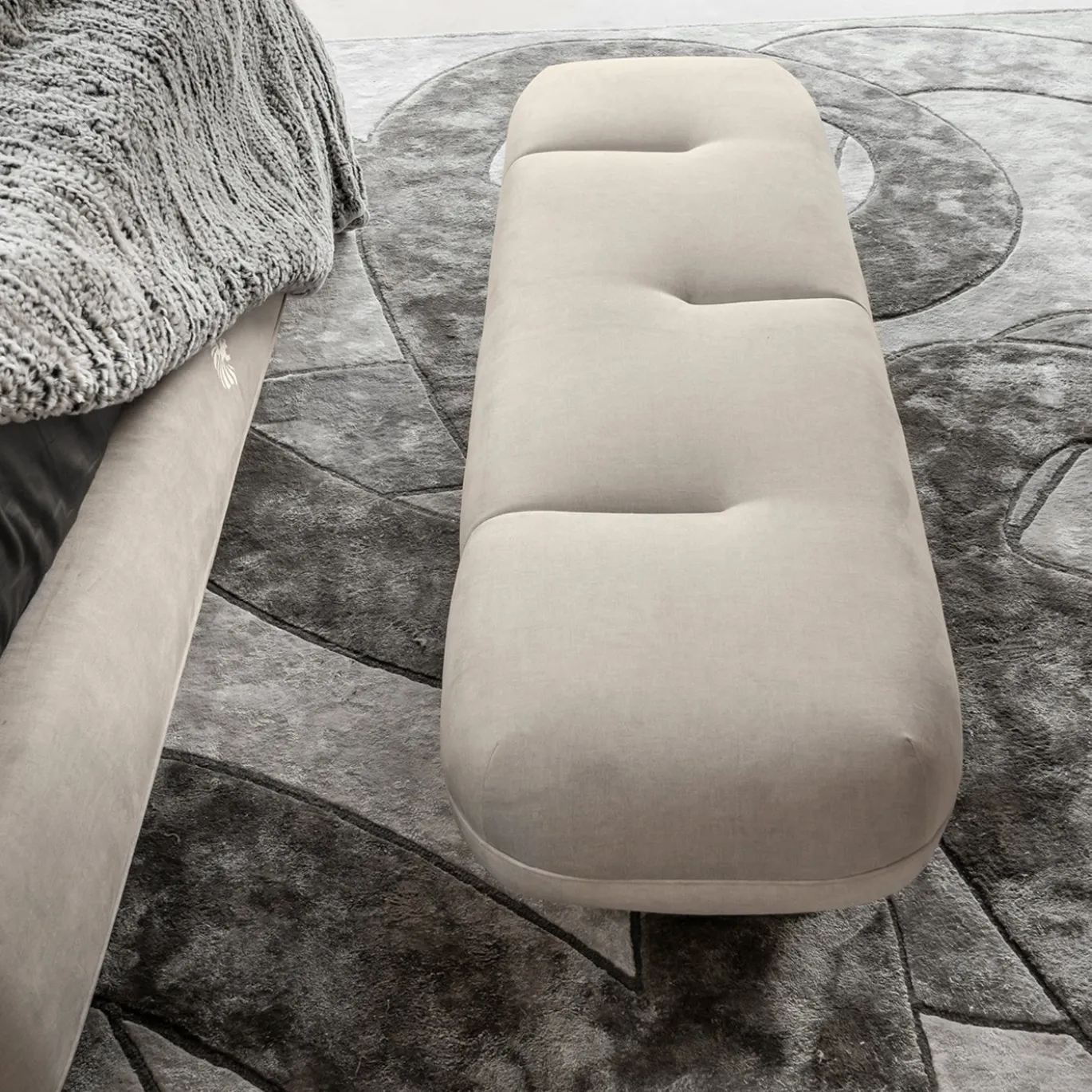 Panca Luxor Beige Trapuntata con Gambe in Titanio