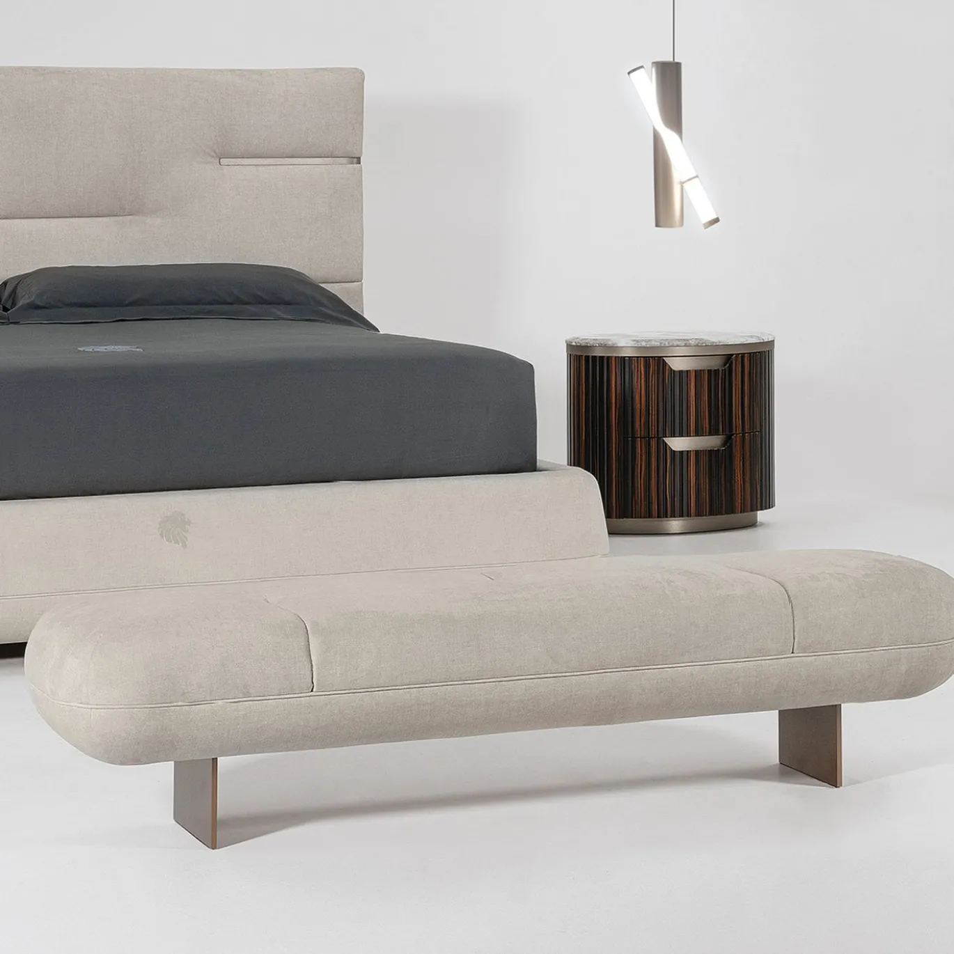 Panca Luxor Beige Trapuntata con Gambe in Titanio