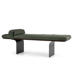 Panca Minerva in pelle verde con base metallica curva