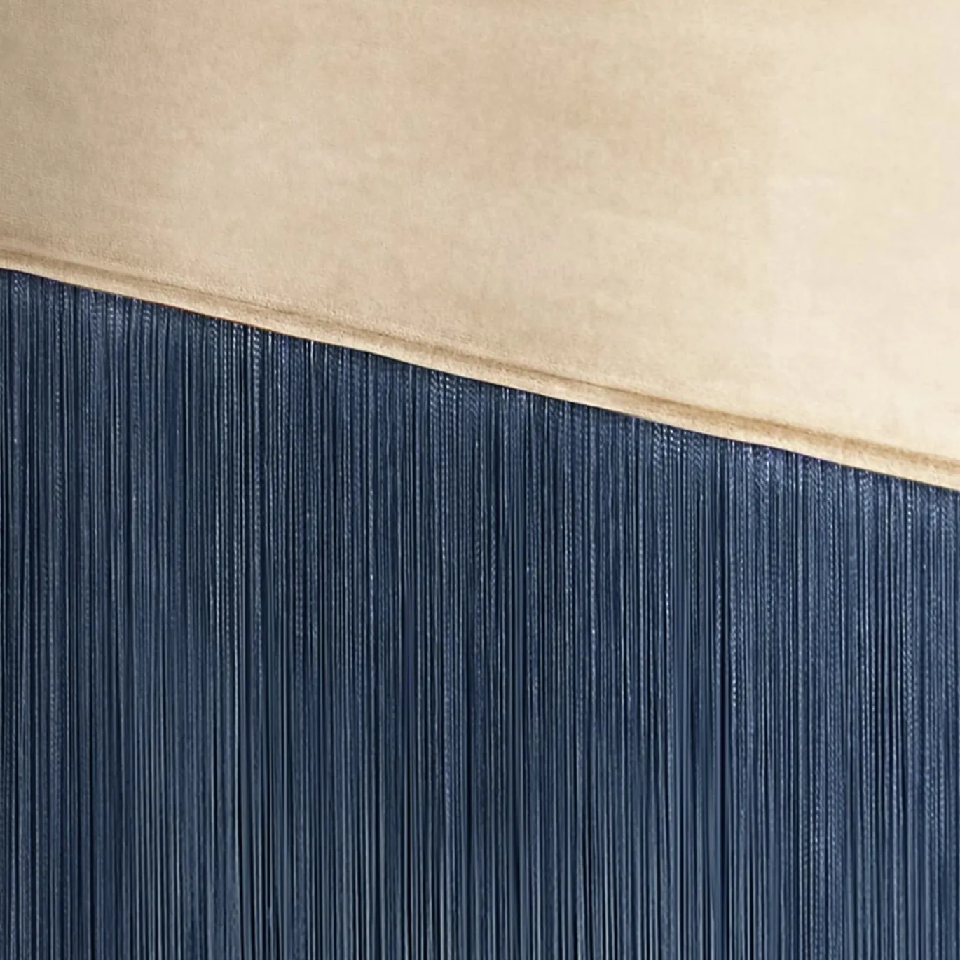 Panchina beige e blu con frange