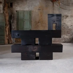 Panchina in legno di cedro Mykonos Undercut Charred Dark Finish