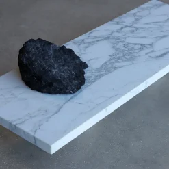 Panchina scultorea rettangolare in marmo bianco di Carrara