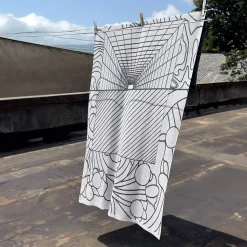 Pensieri 2 Arazzo/coperta grigio di Luca de Bona