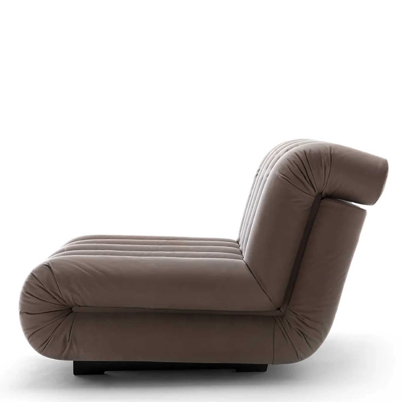 Periscopio - Sedia da salotto in pelle nabuk grigio scanalato di Studiopepe
