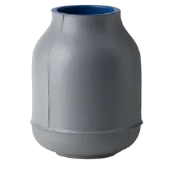 Piccolo vaso grigio a botte di Benjamin Hubert