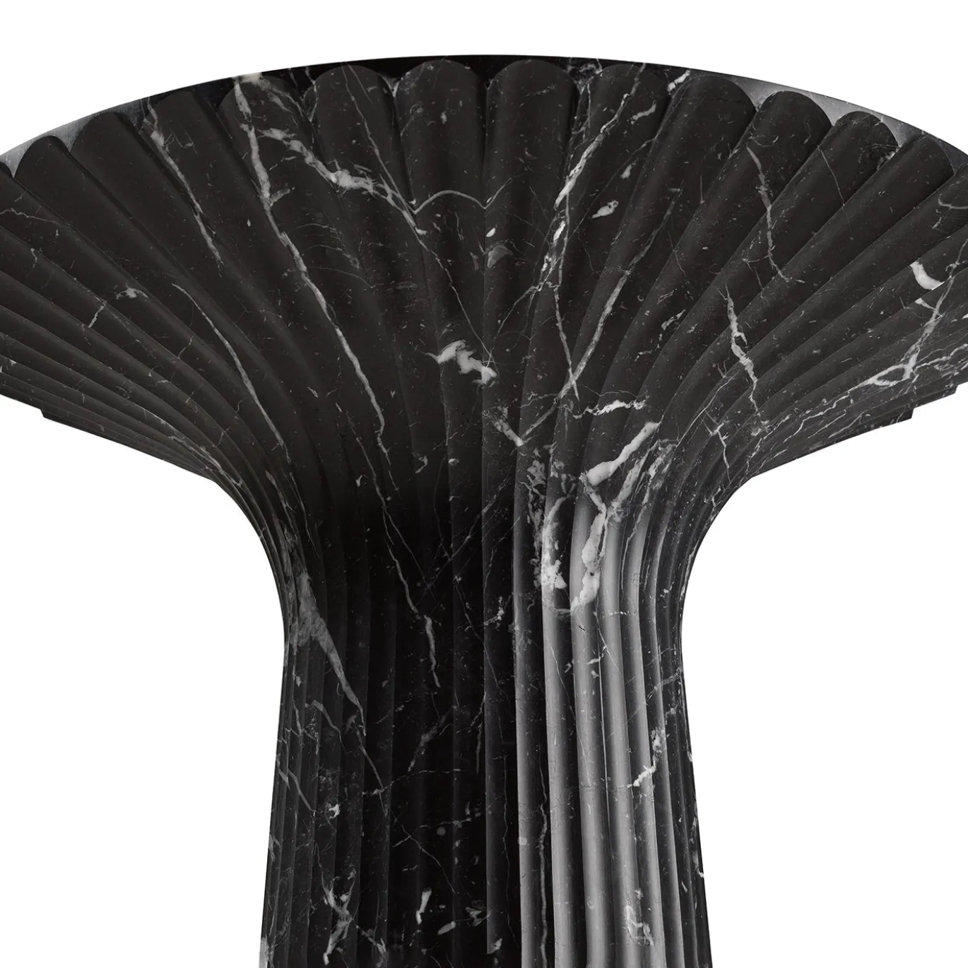 Piedistallo rotondo Odette in marmo nero Marquinia