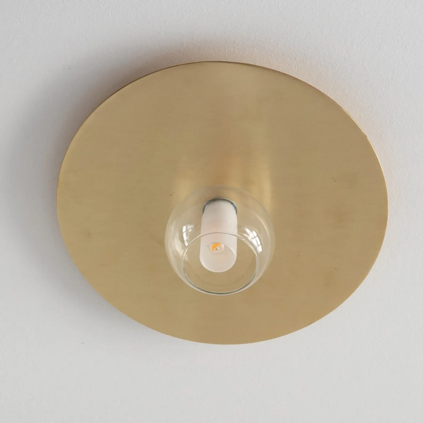 Plafoniera Circolare Dishy in Ottone con Finitura Dorata