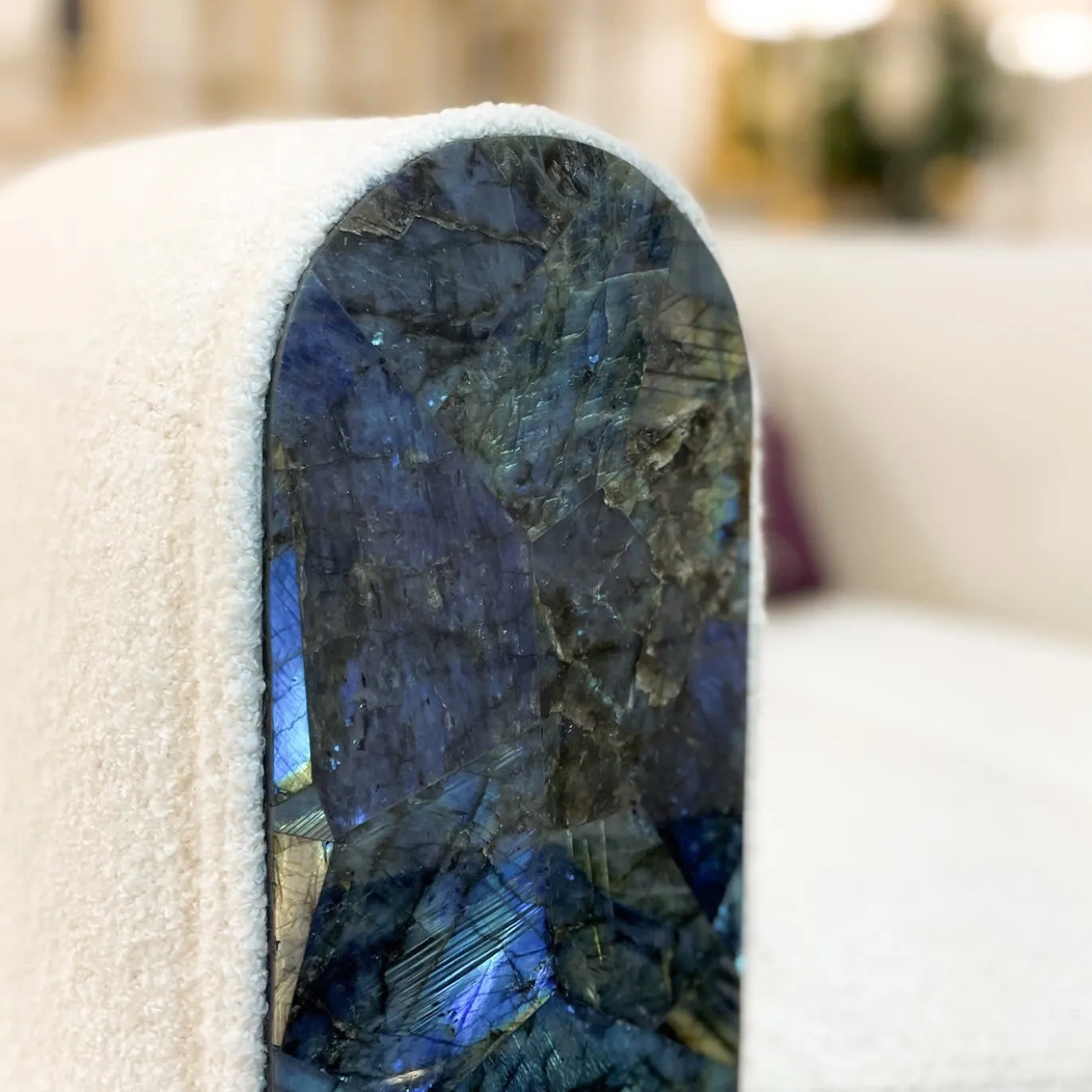 POLTRONA CON LABRADORITE