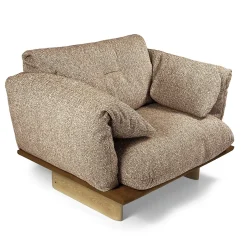Poltrona Connor marrone con base in rovere