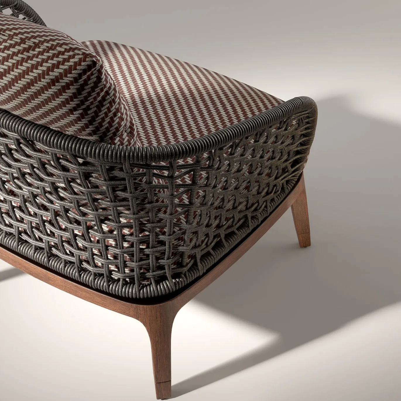 Poltrona da esterno Lungotevere in legno di iroko e struttura in metallo intrecciato