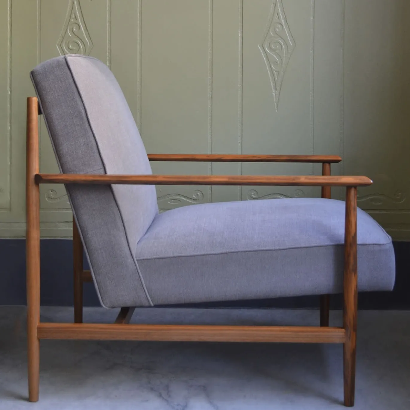 Poltrona Gaia in lino-cotone lilla