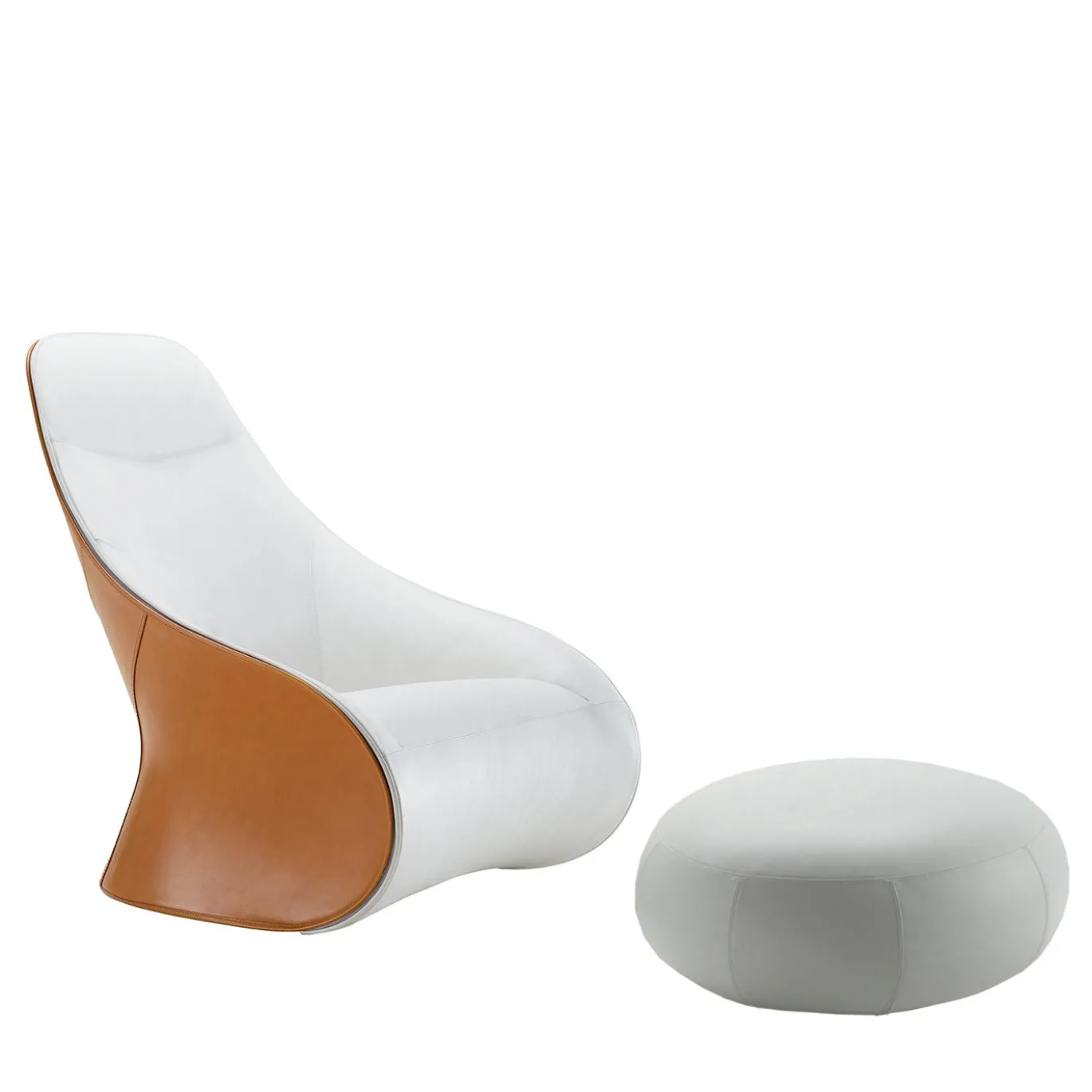 Poltrona girevole Derby bianca e pelle oro con pouf di Noé Duchaufour-Lawrance