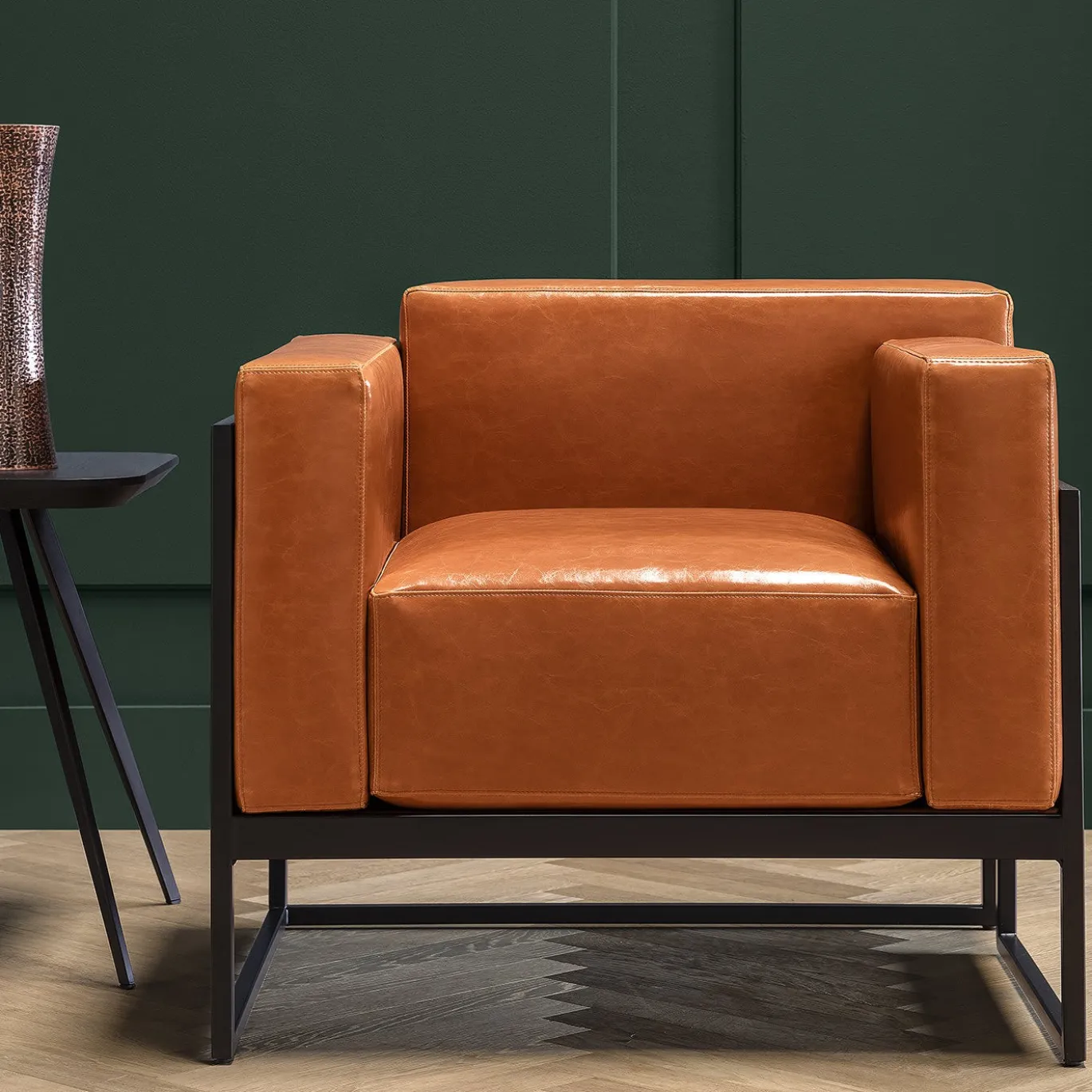 Poltrona Kirk in pelle cognac